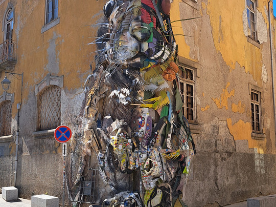 Half Rabbit by Bordalo II-加亚新城必去景点