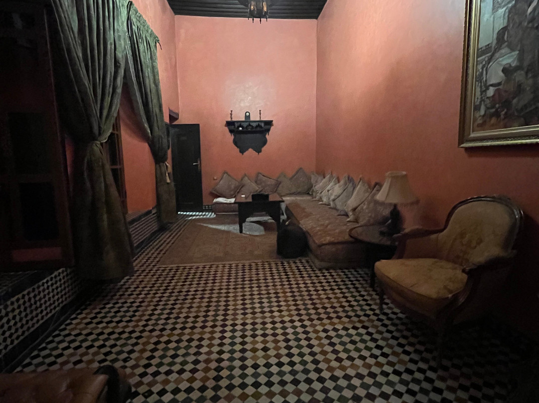 达尔安妮巴旅馆主图