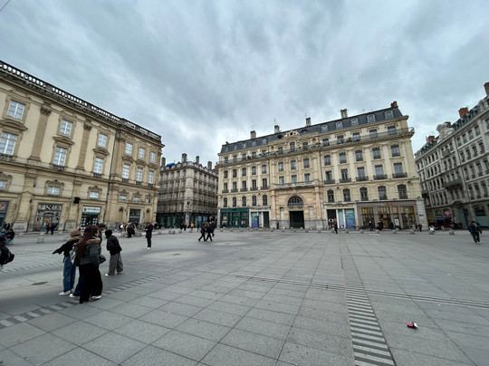 韦勒酒店-里昂必去景点