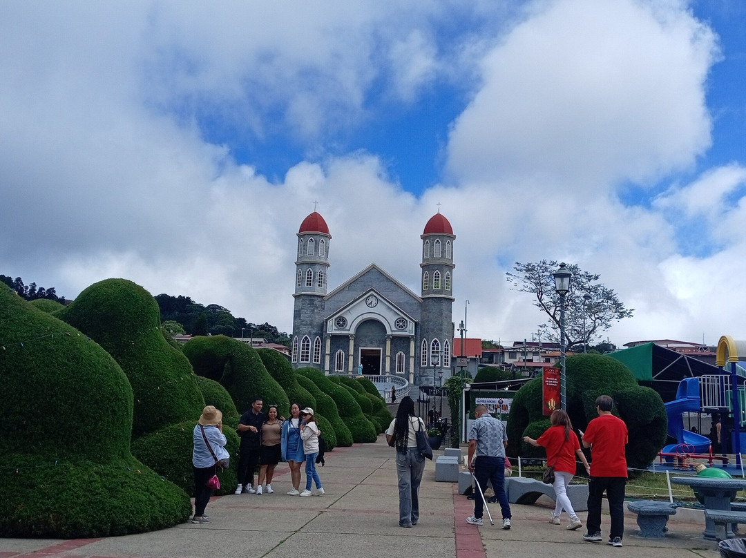 Costa Rica's Senor Scissorhands Topiary-Zarcero必去景点