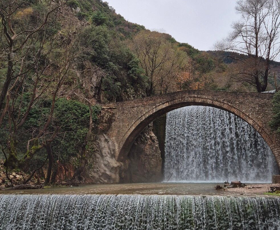Palaiokarya’s Stone Bridge-Trikala必去景点