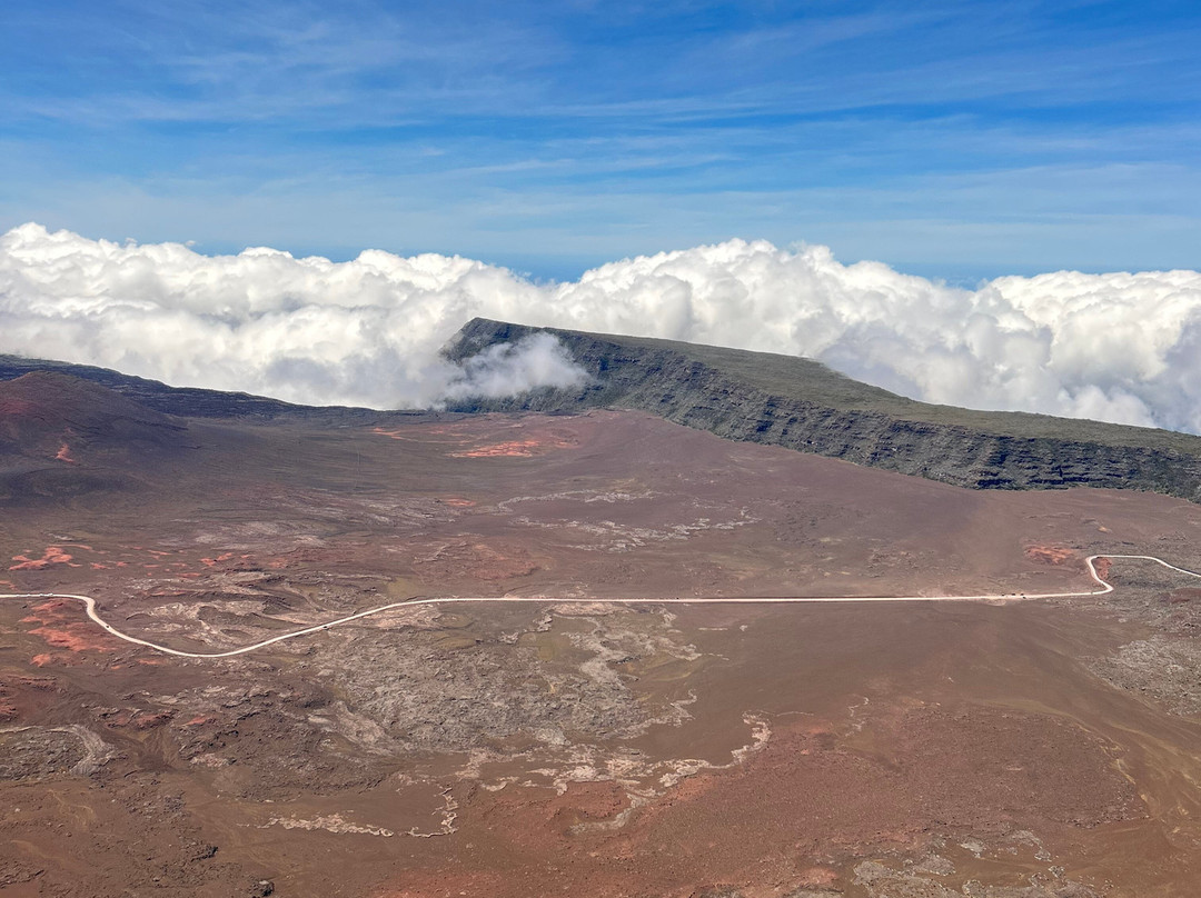 Corail Helicopteres-Triolet必去景点
