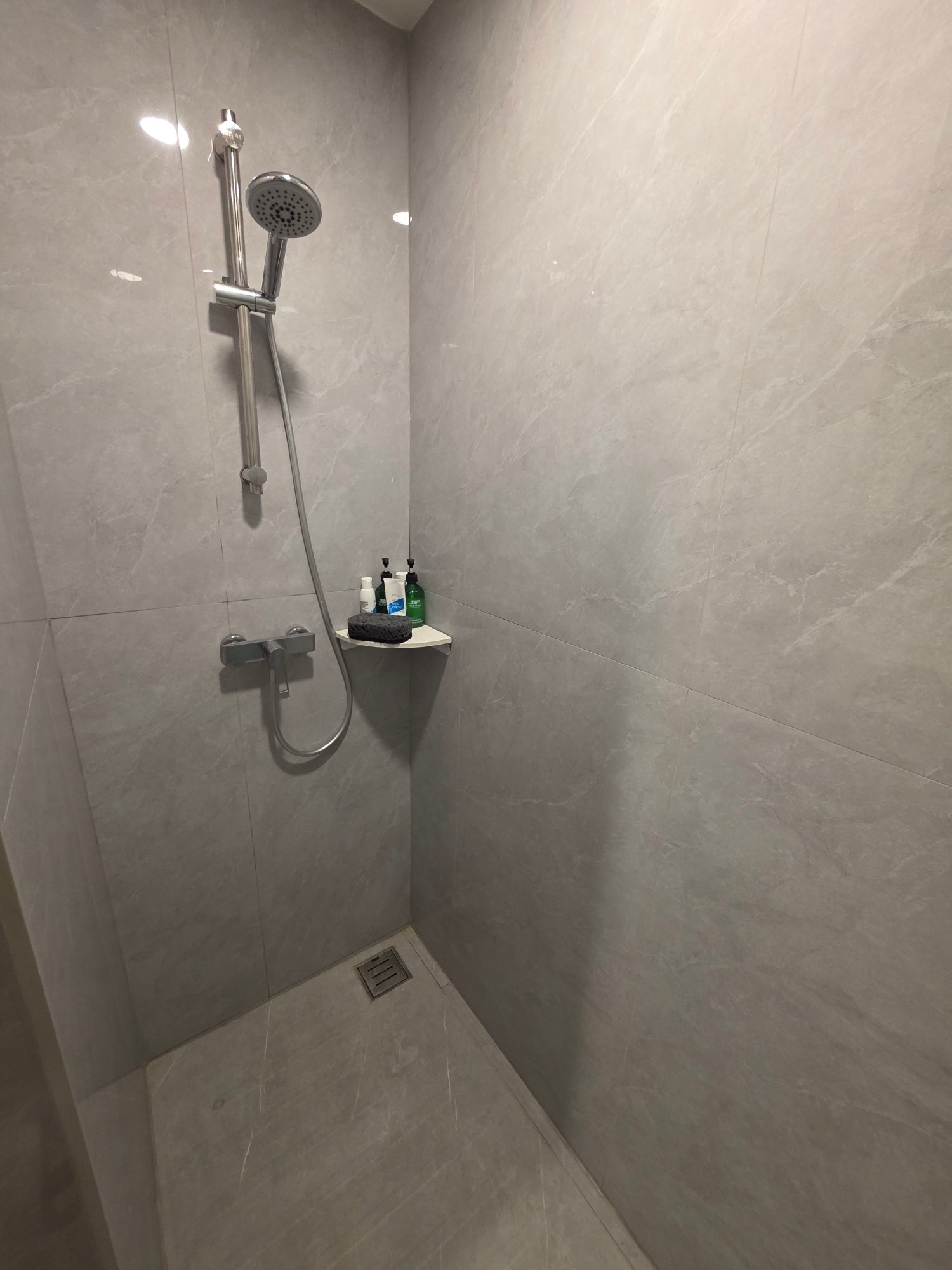 奈阳海滩度假村-浴室