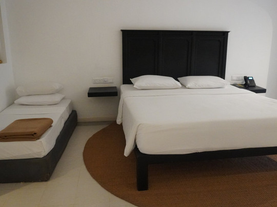 锡吉里亚村酒店主图