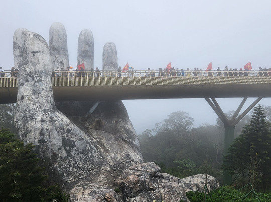 Golden Bridge-岘港必去景点