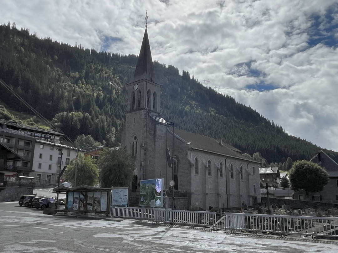 Eglise Saint Laurent-Chatel必去景点