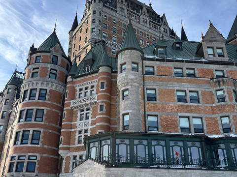 考特里尔酒店主图