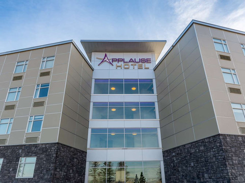 集团卡尔加里机场掌声酒店