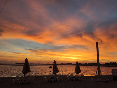 Triumph White Sands主图