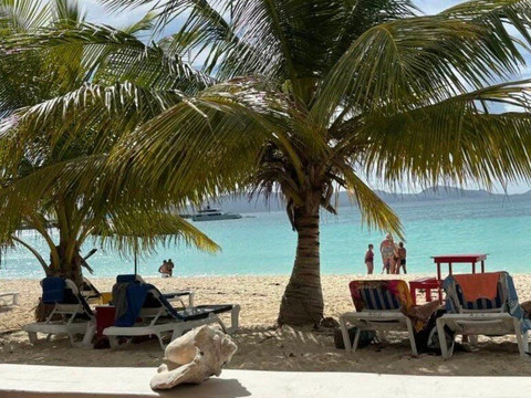 安圭拉豪宅海滩度假村主图