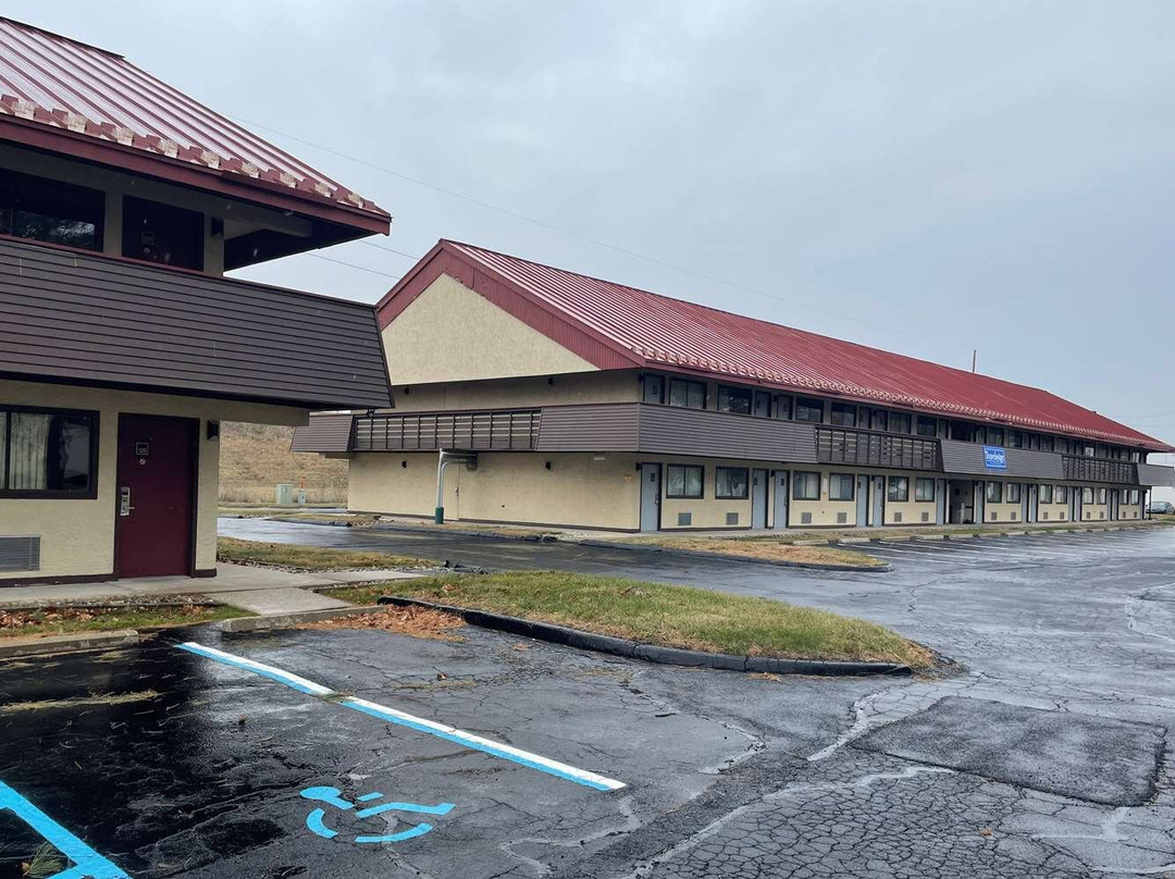 Travelodge by Wyndham Holland-Toledo