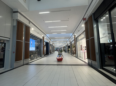 Area 12 Shopping Center-都灵必去景点