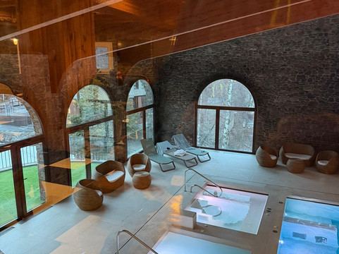 洛普格里斯水疗酒店主图