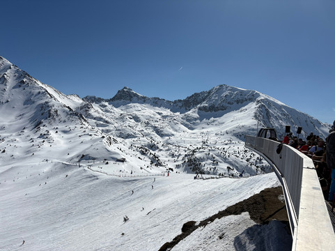 格兰德瓦利拉滑雪场-莱斯埃斯卡迪斯必去景点