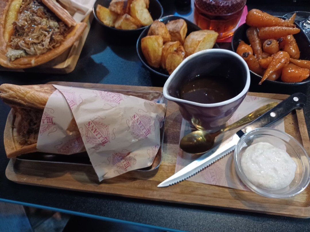 Lillian's Cocktail Bar & Small Plates