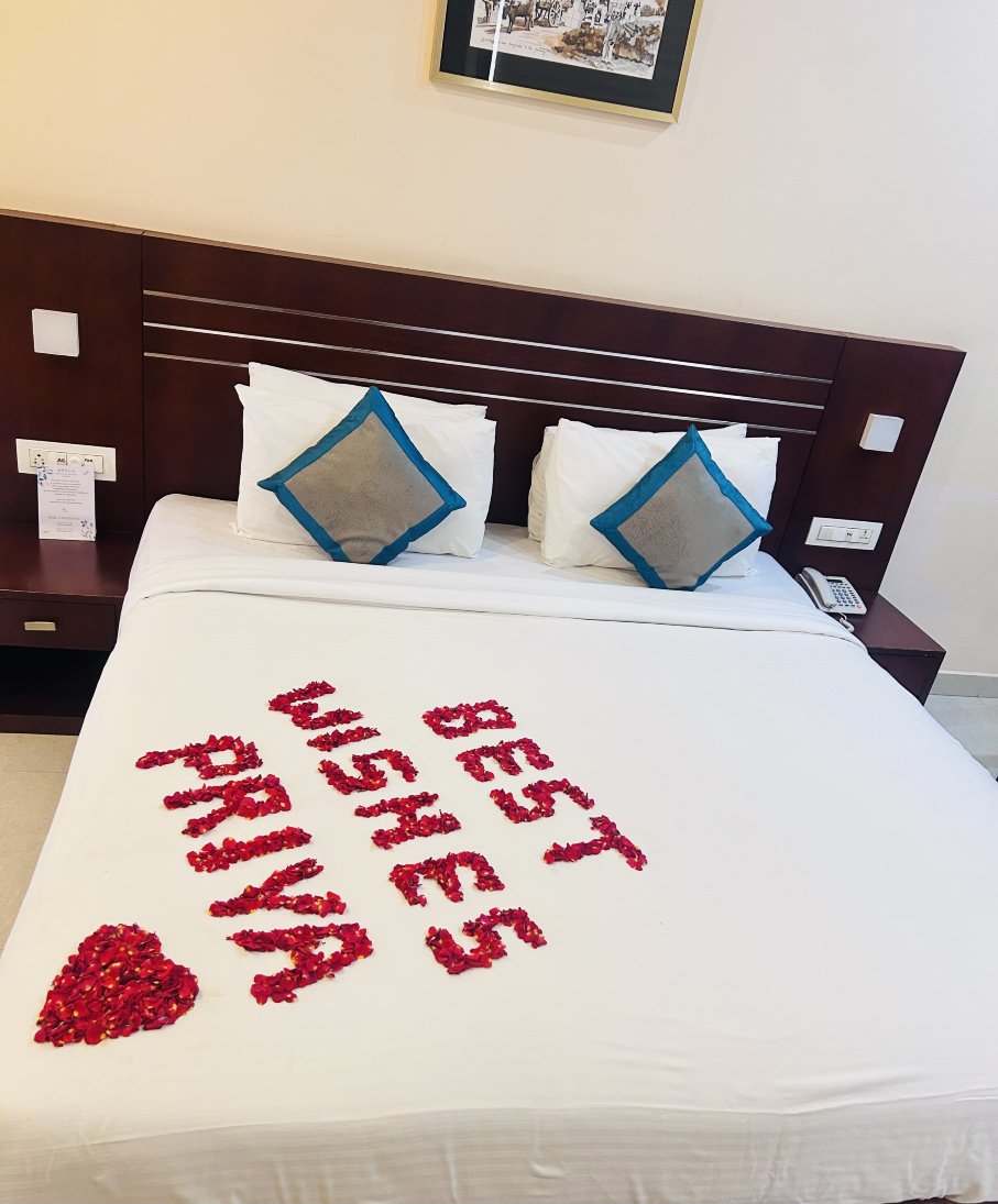 阿韦达满纳山区和雾气-官方