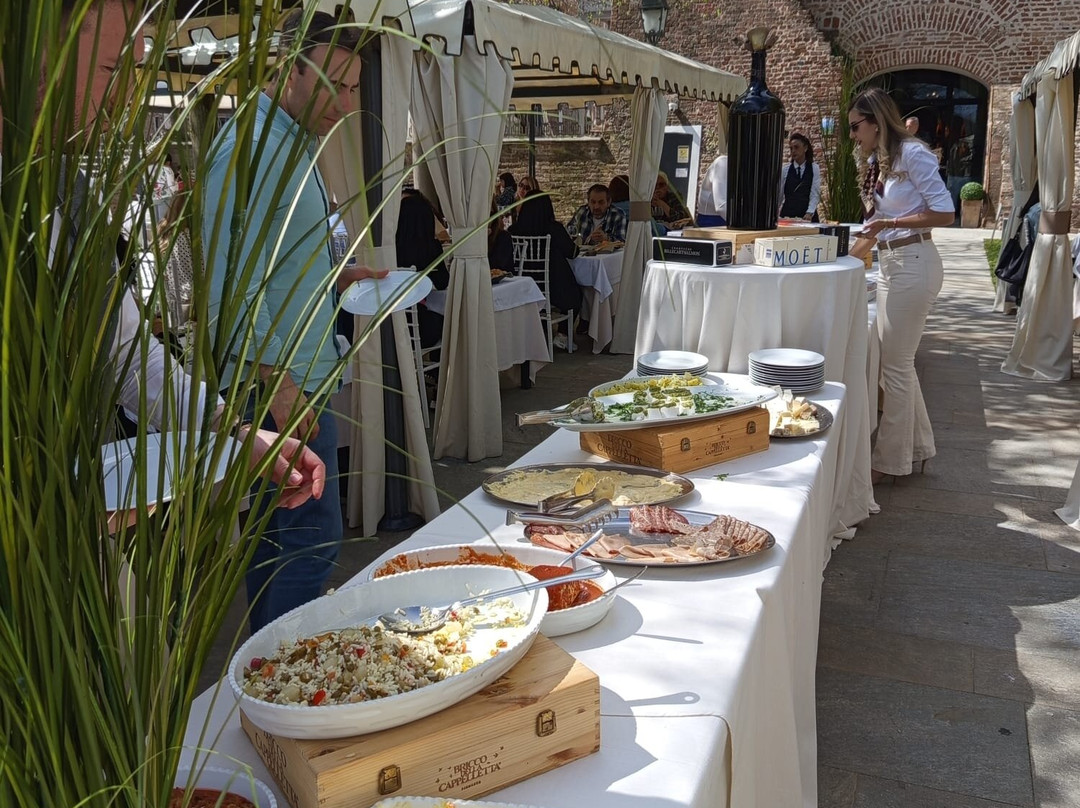 都灵蒙塔尔托城堡酒店主图