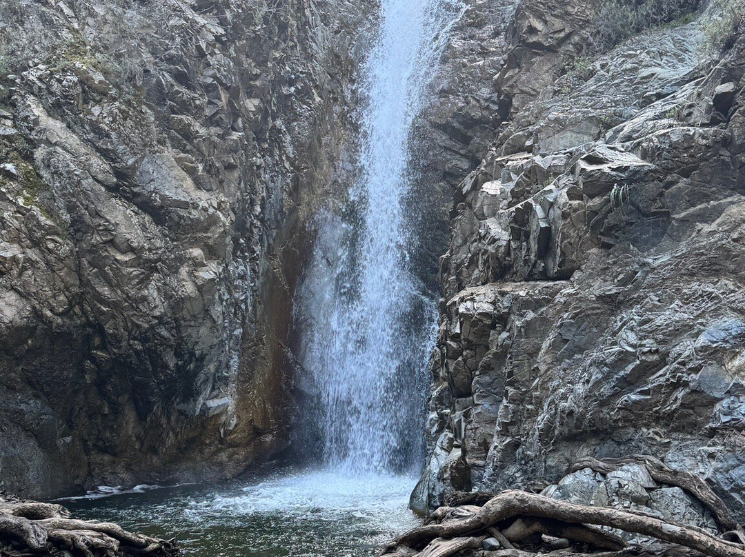 Millomeris Waterfall-帕拉翠斯必去景点