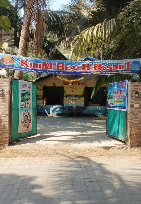 Trippyowl Stays Kihim Beach Resort