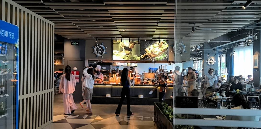 深圳浪骑瞻云度假酒店主图