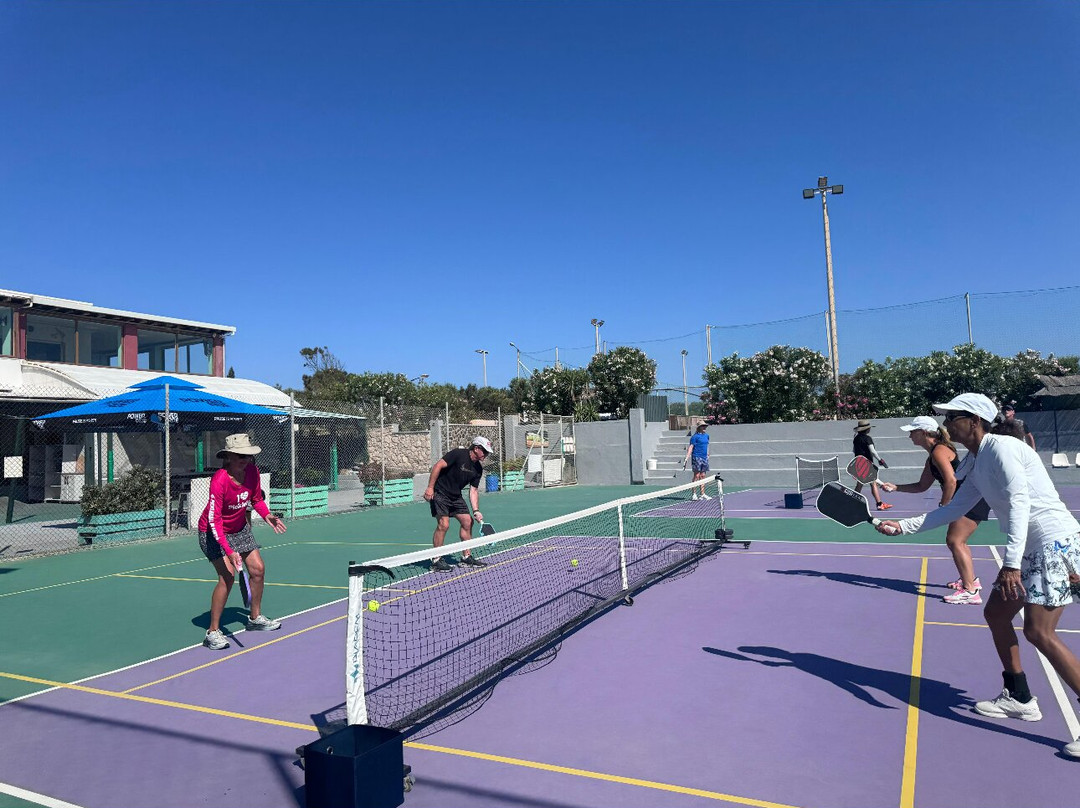 Playland Sport Center Santorini-Mesaria必去景点