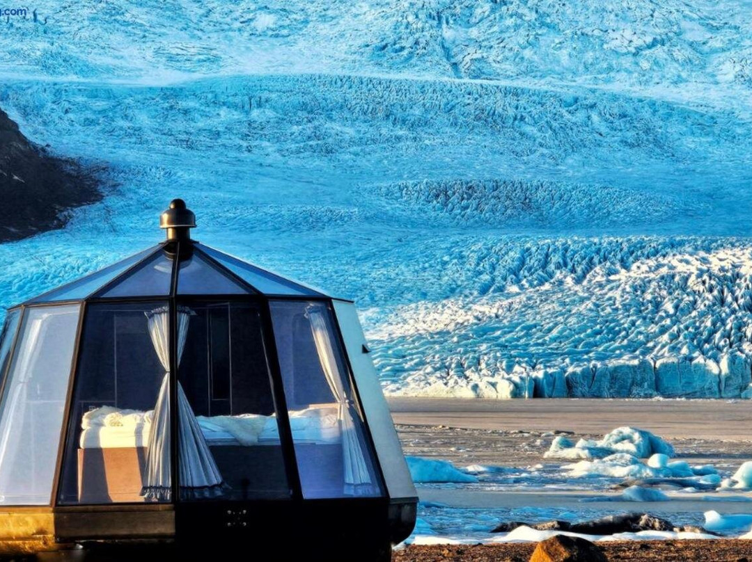 Fjallsarlon Glacier Lagoon Glamping Huts