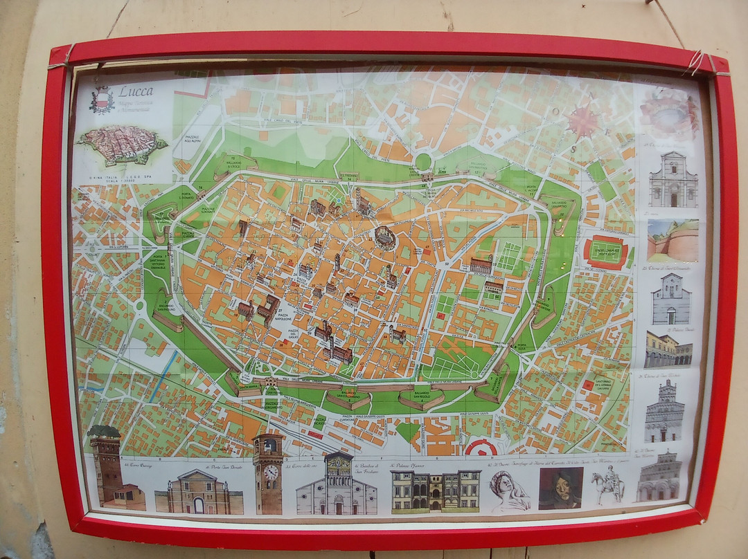 Piazza Anfiteatro-卢卡必去景点