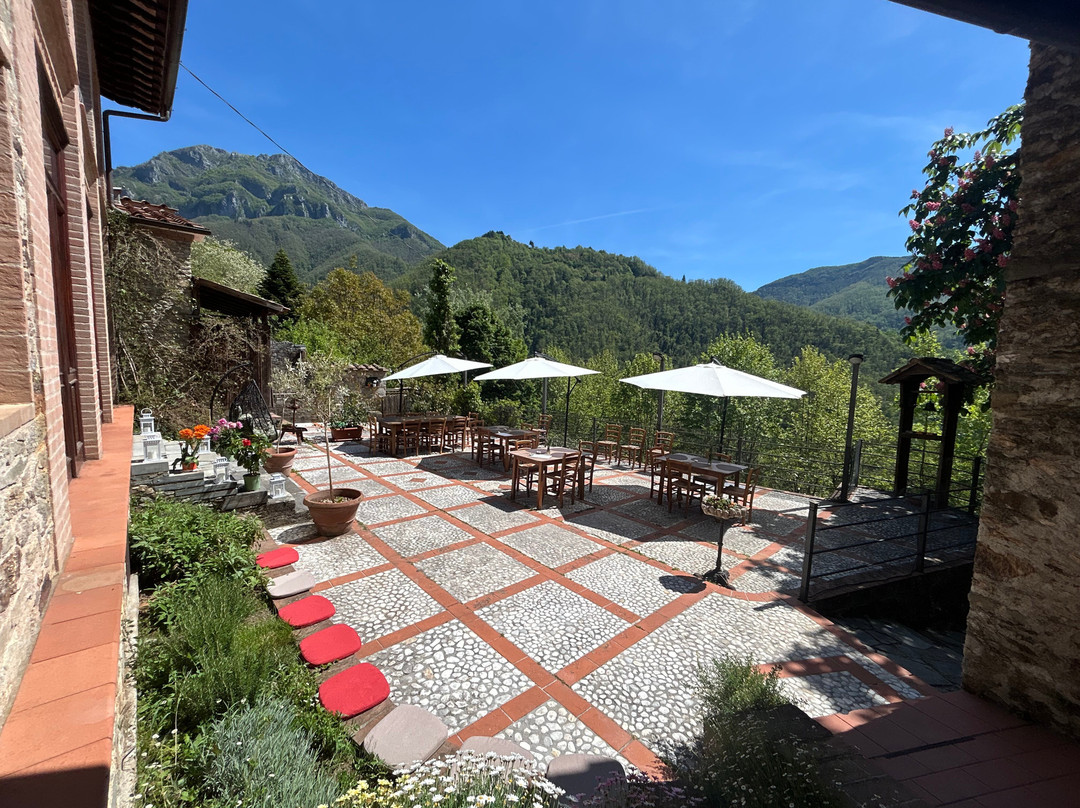La Campana Cafe & Bistro