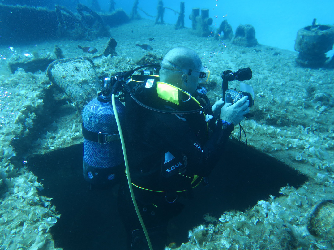 Atlantis Diving Center-Marsalforn必去景点