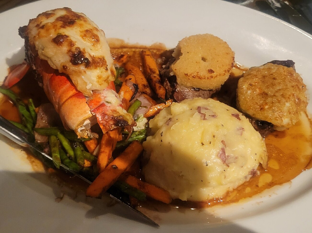 Cooper's Hawk Winery & Restaurant