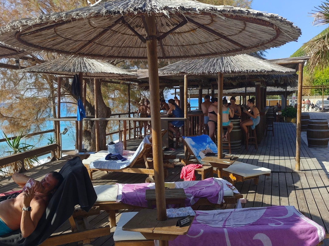 Pefkoulia Beach-Tsoukaladhes必去景点