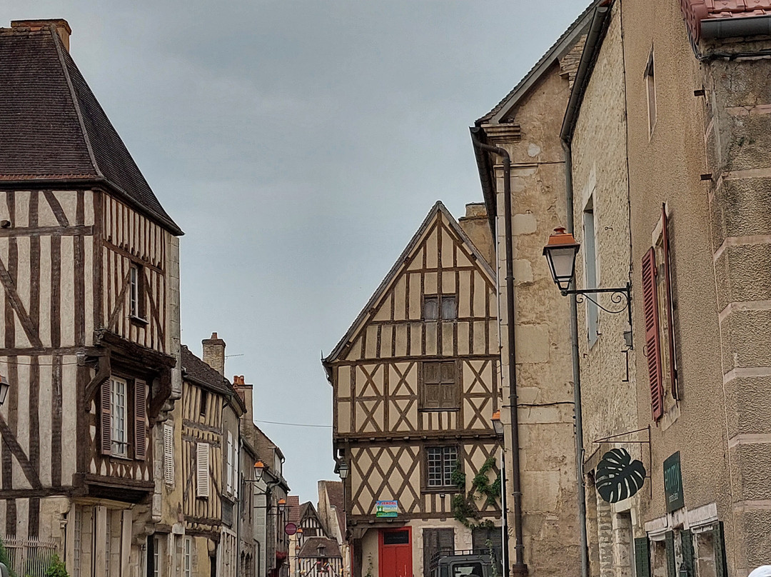 Village Médiéval-Noyers-sur-Serein必去景点