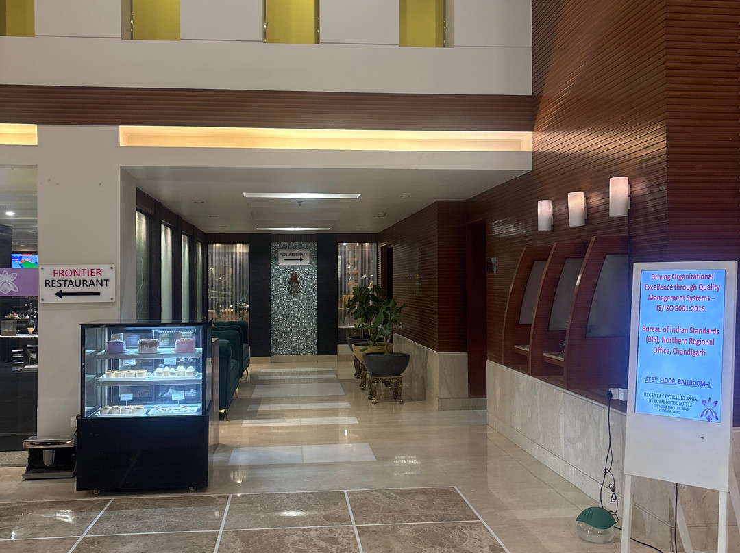 丽晶卢迪亚纳中央经典酒店主图