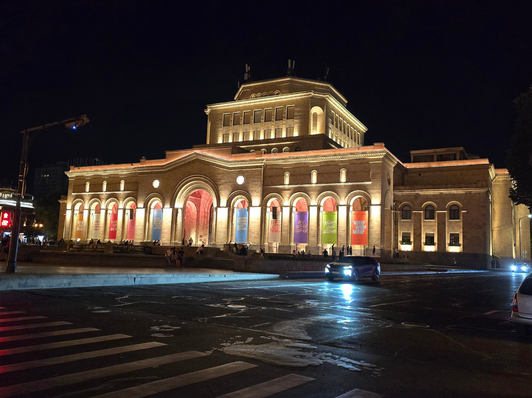 Republic Square-埃里温必去景点