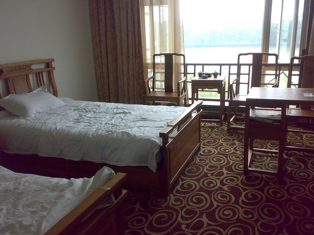 贵达卧牛湖生态旅游度假村