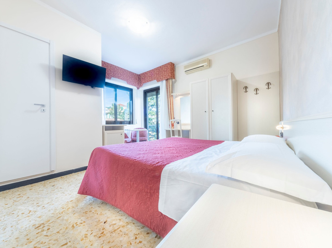 Gold Hotel