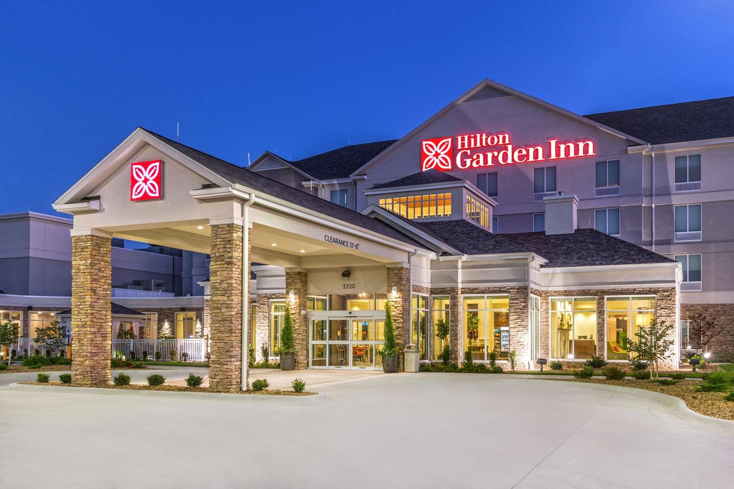 Hilton Garden Inn Salina-官方