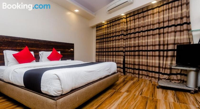 Collection O Hotel Sai Plaza