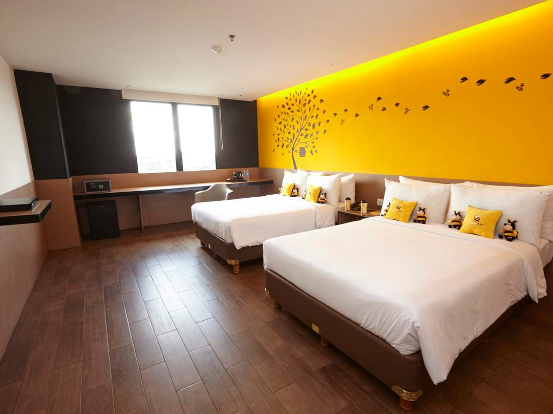 Yellow Bee Hotel Tangerang