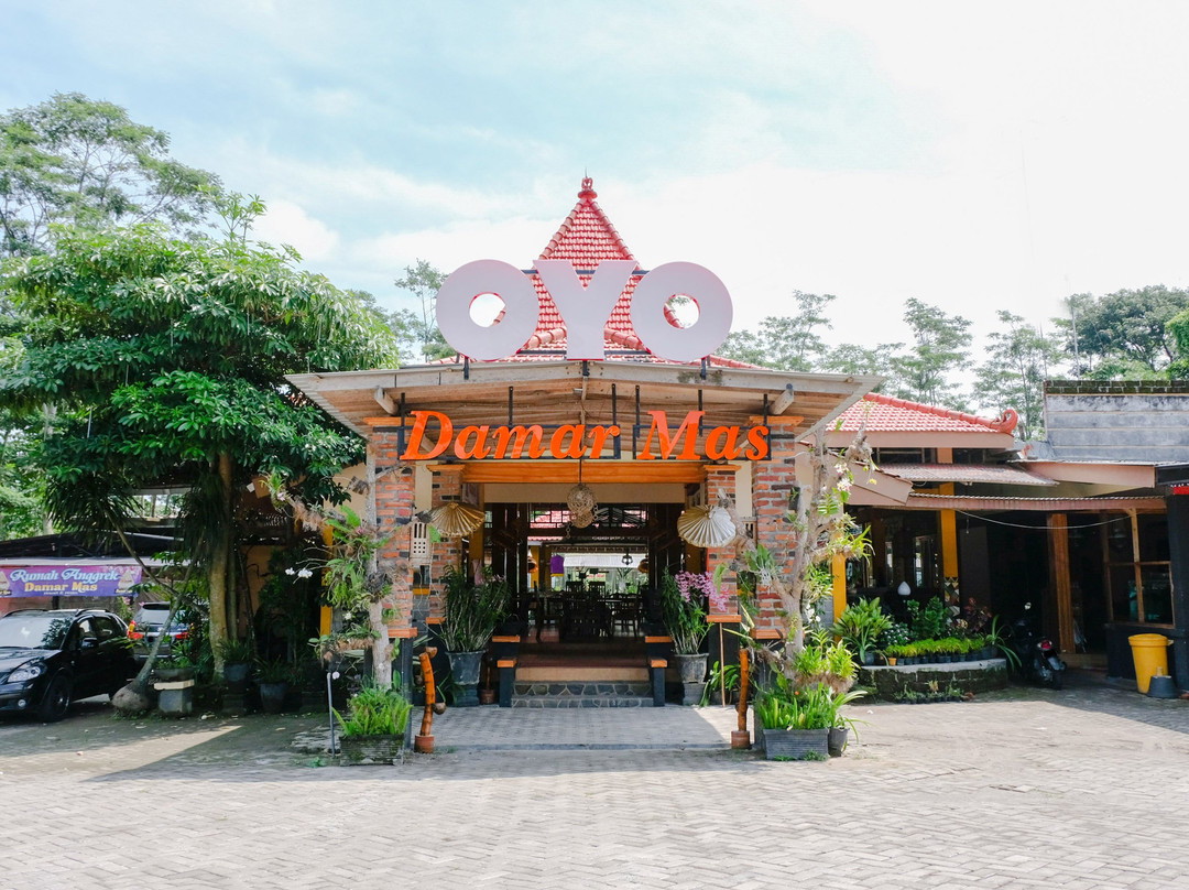OYO 563 Damar Mas Resort Lereng Kelud