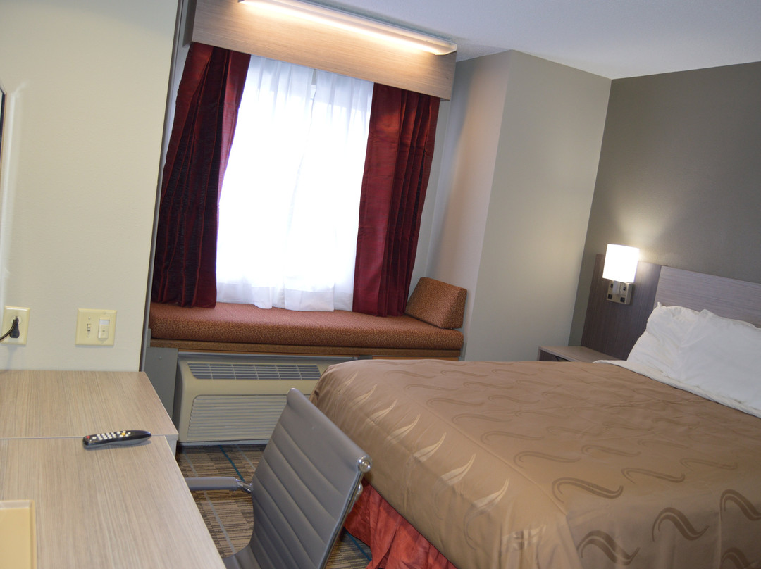 Quality Inn & Suites Grove City - Outlet Mall