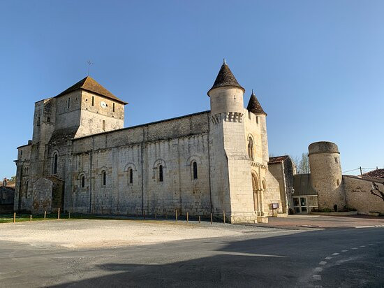 Eglise Saint-vivien-Ecoyeux必去景点