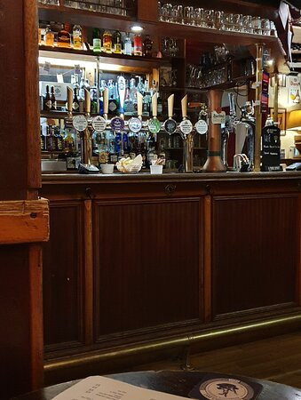 The Ship And Mitre Pub .主图