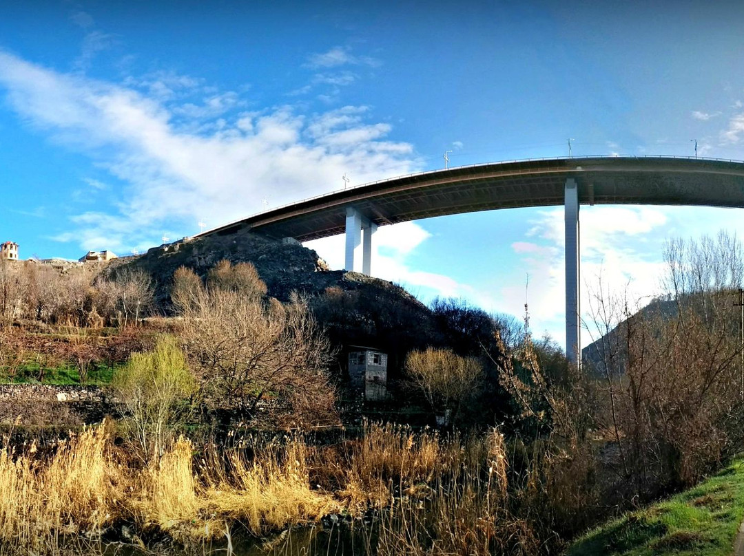 Kasakh旅游景点-Davtashen Bridge