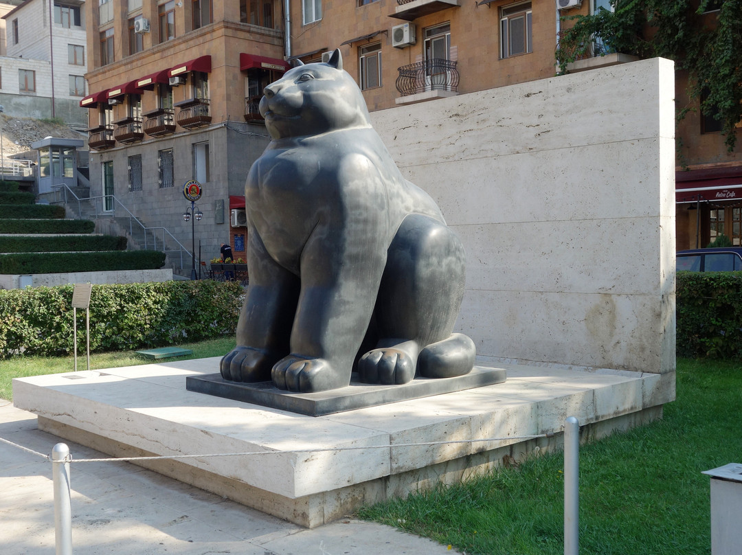 Cat Statue-埃里温必去景点
