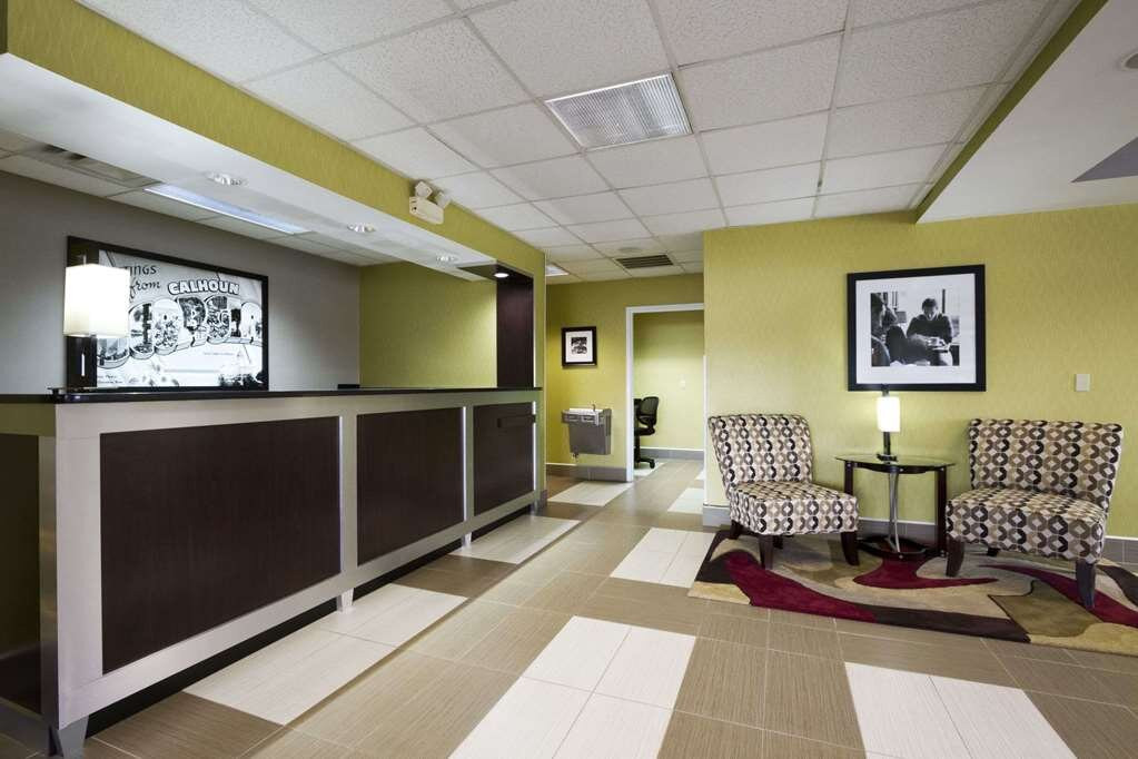 Super 8 by Wyndham Calhoun主图