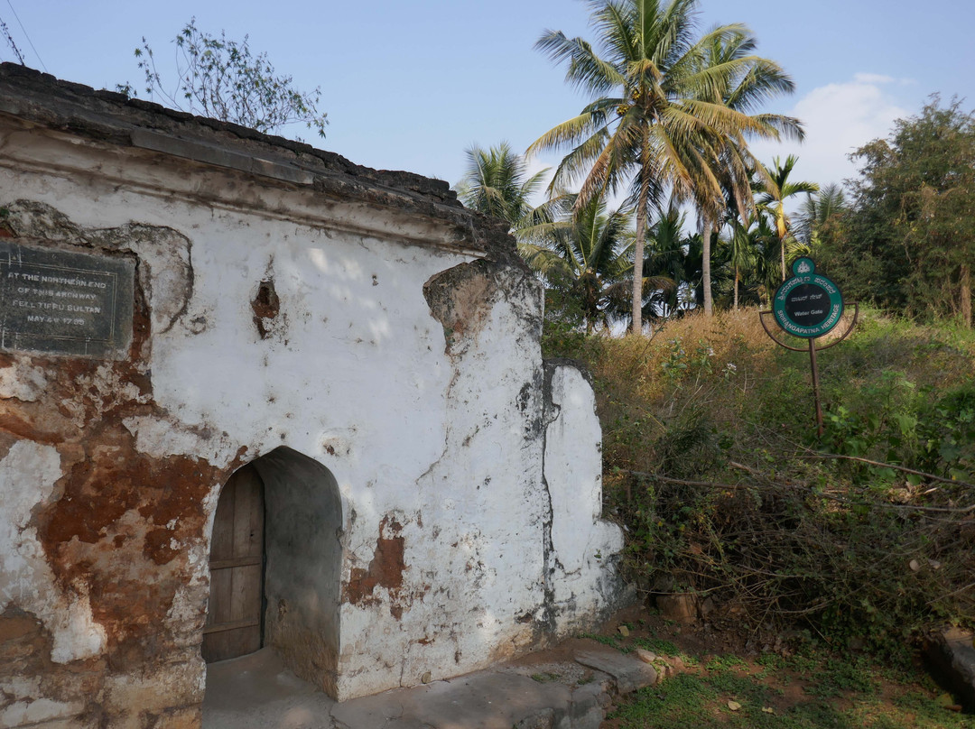 Water Gate And Secret Door To Fort景点图片