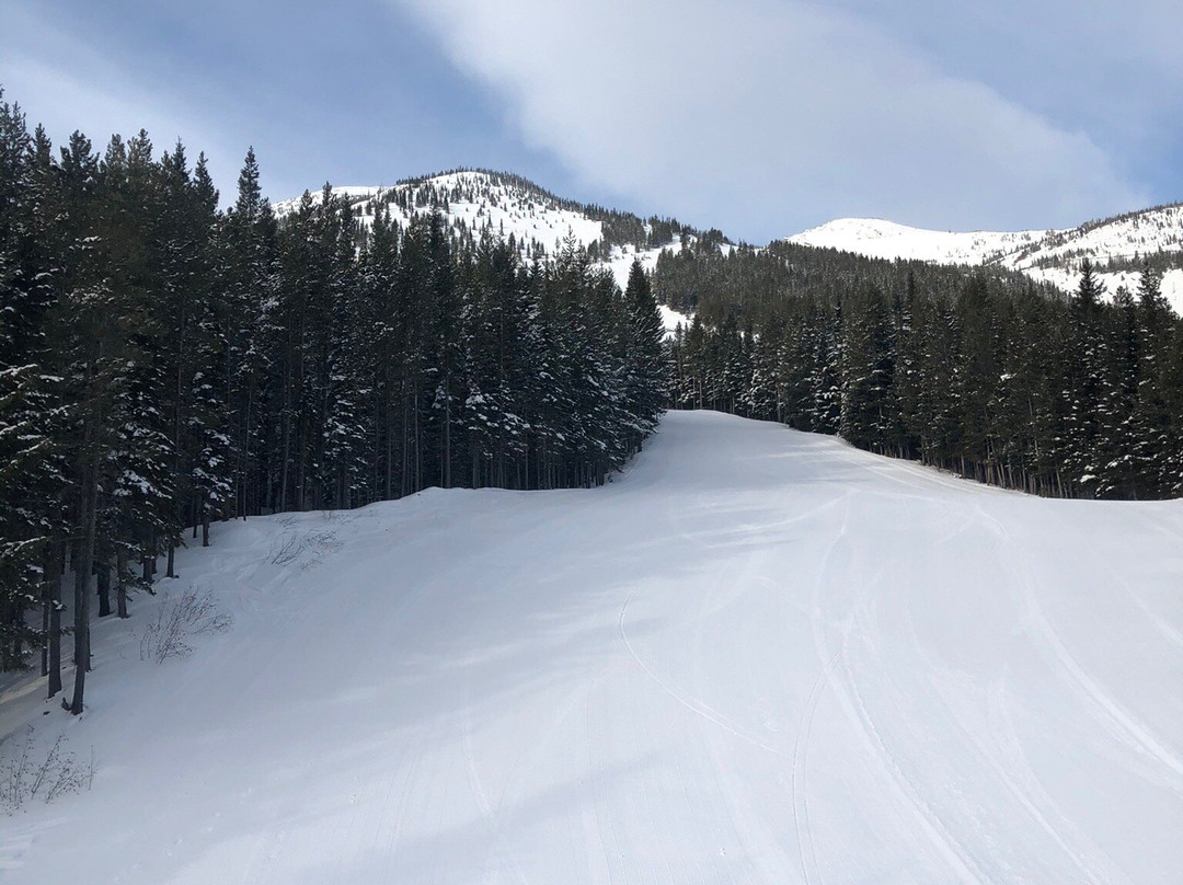 城堡山滑雪场-平雀溪镇必去景点