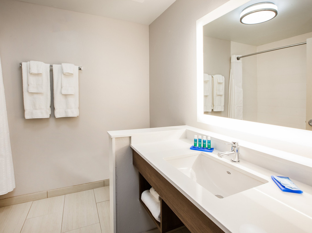 Holiday Inn Express Pittsburgh-Bridgeville by IHG主图