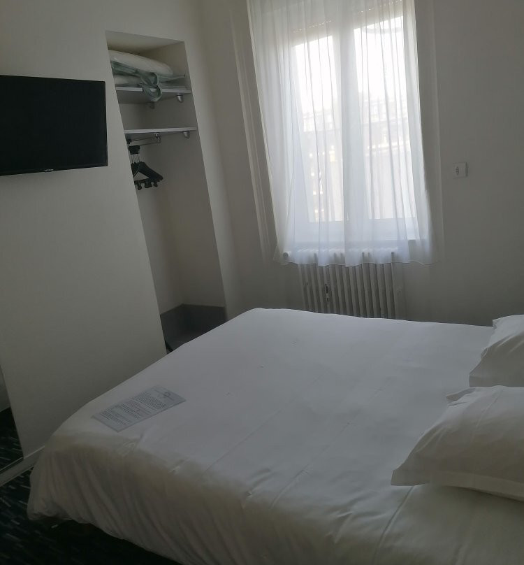 Hotel Du Louvre Cherbourg主图